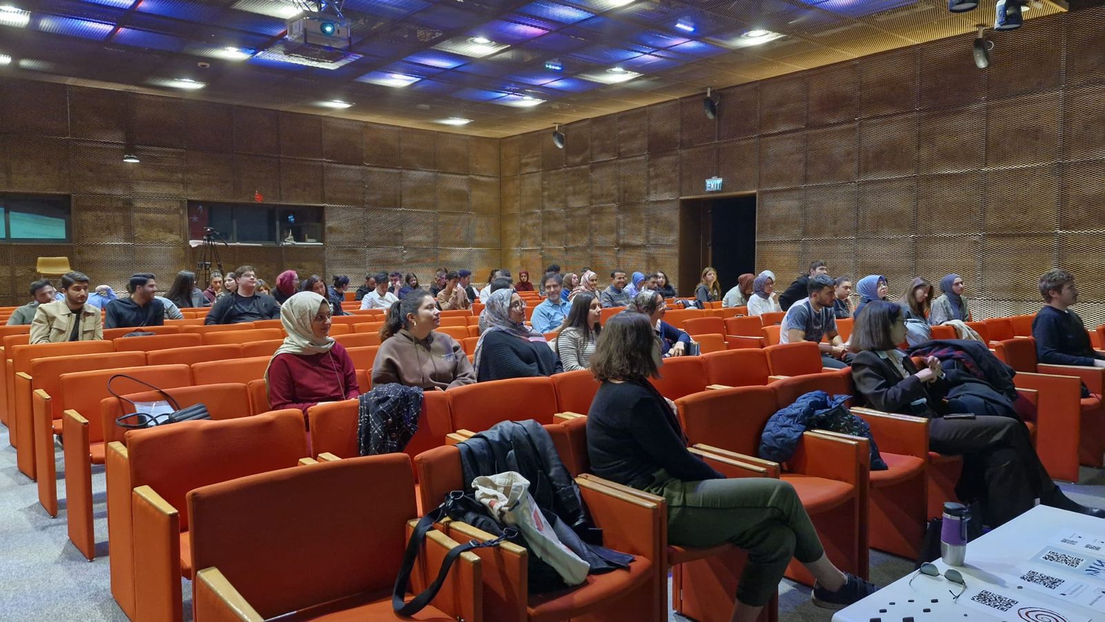 dijital-medyada-goecuen-temsili-ve-dezenformasyon-semineri