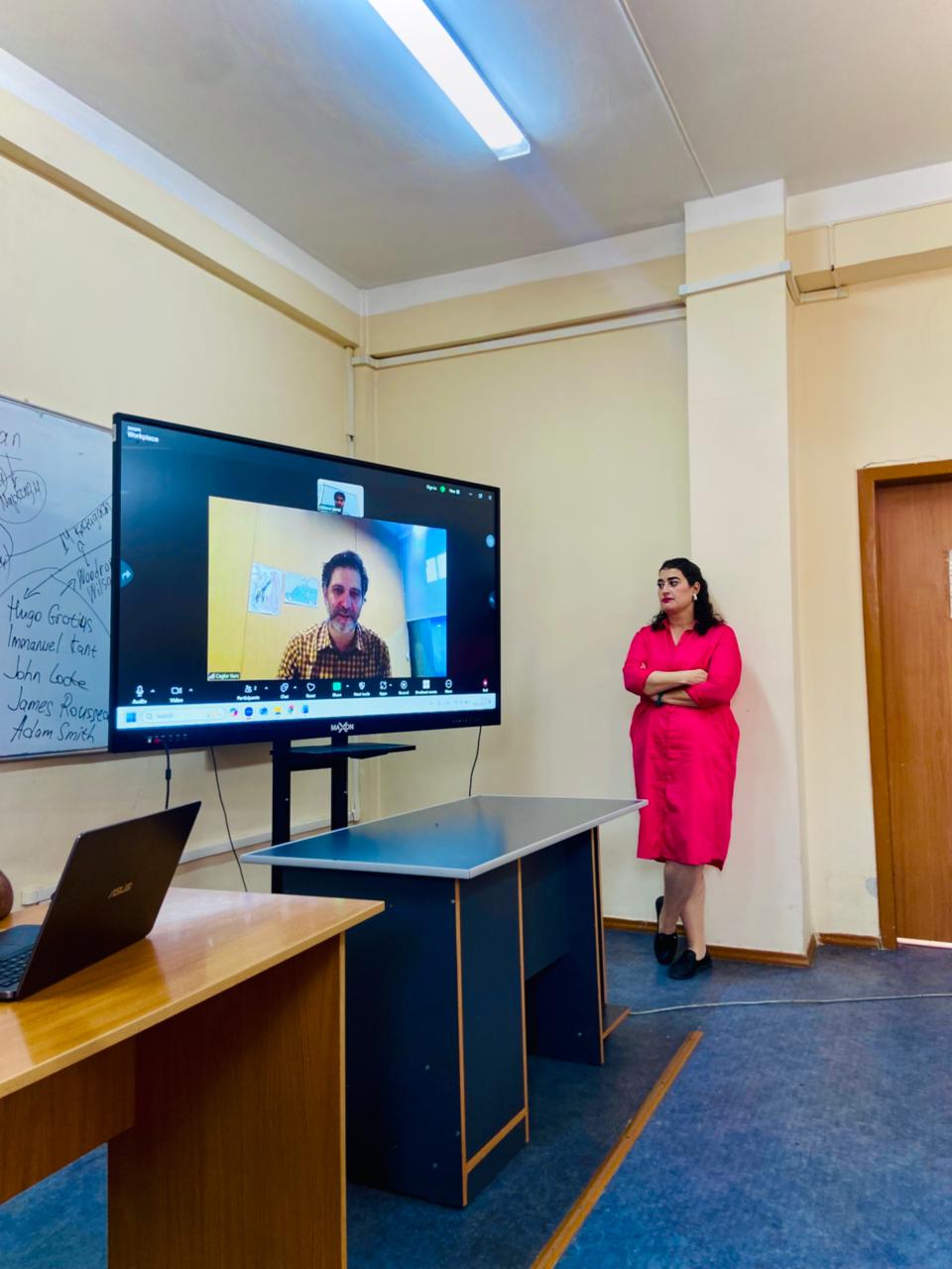 caglar-hocamiz-kazakistan-ahmet-yesevi-ueniversitesi-nde-seminer-verdi